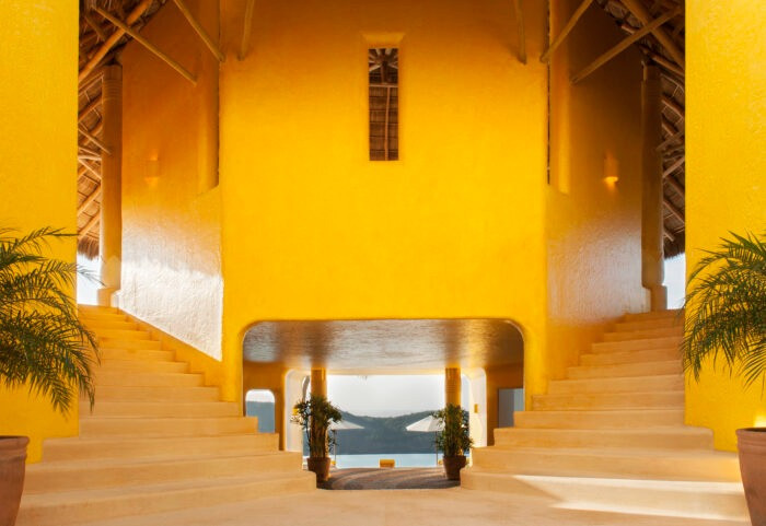 oriente1 700x4812.jpg