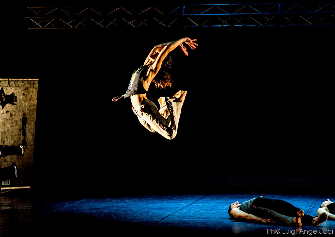 3 il barbiere di siviglia artemis danza.jpg