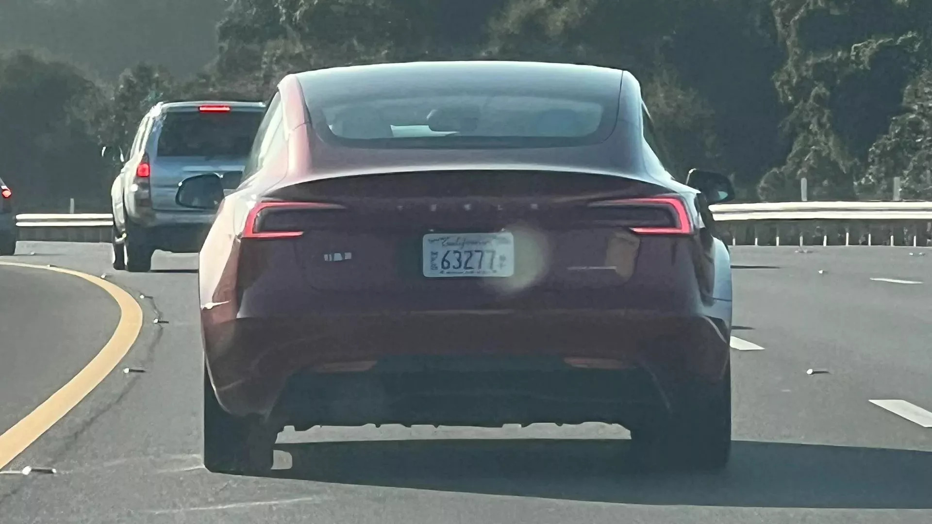 Tesla Model 3 mới sản xuất ở Trung Quốc bất ngờ xuất hiện tại Mỹ