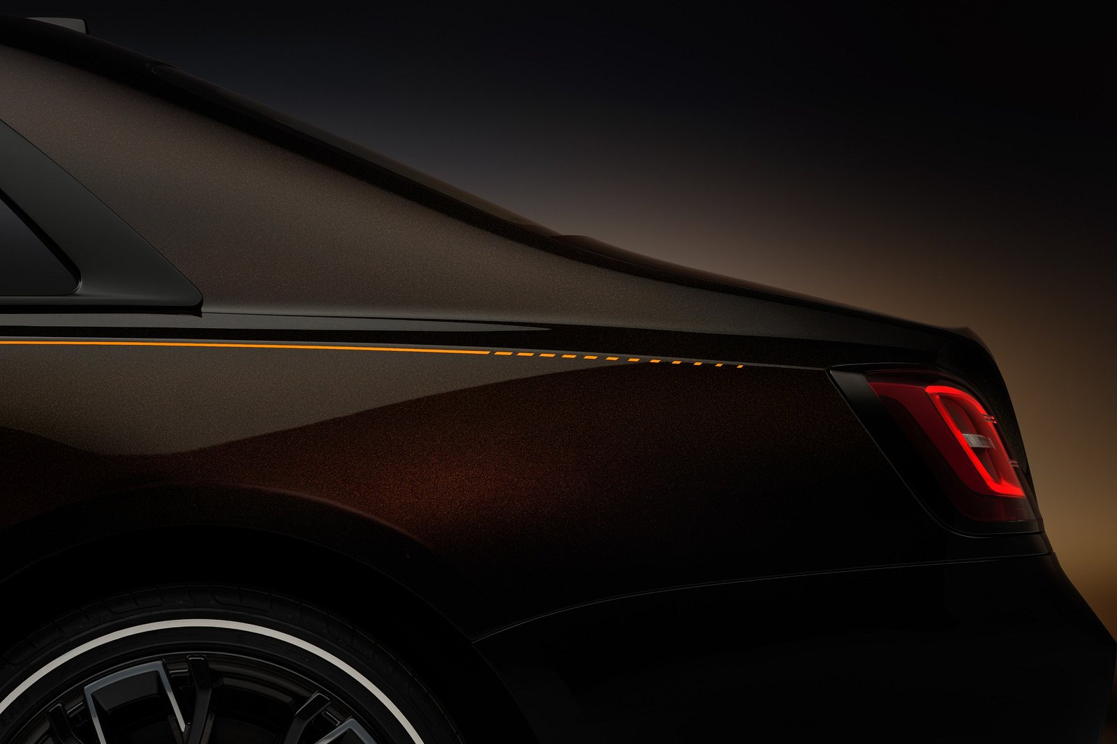 Xe siêu sang Rolls-Royce Black Badge Ghost lấy cảm hứng từ hiện tượng nhật thực