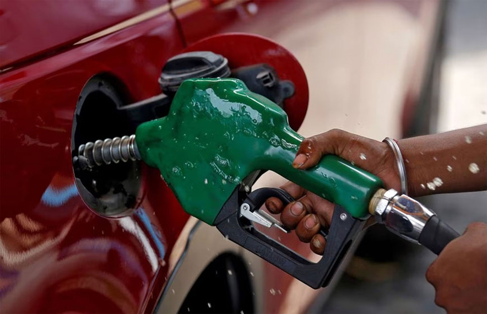 Giá xăng dầu hôm nay 16/10/2023: Xu hướng tăng cao