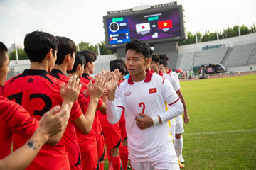 U18 Việt Nam thua U18 Hàn Quốc 0-2