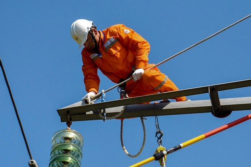 Bộ Công Thương báo cáo Thủ tướng về rút ngắn chu kỳ điều hành giá điện