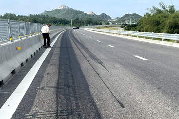 Cao tốc qua Thanh Hóa nghi bị đổ hóa chất phá hoại mặt đường
