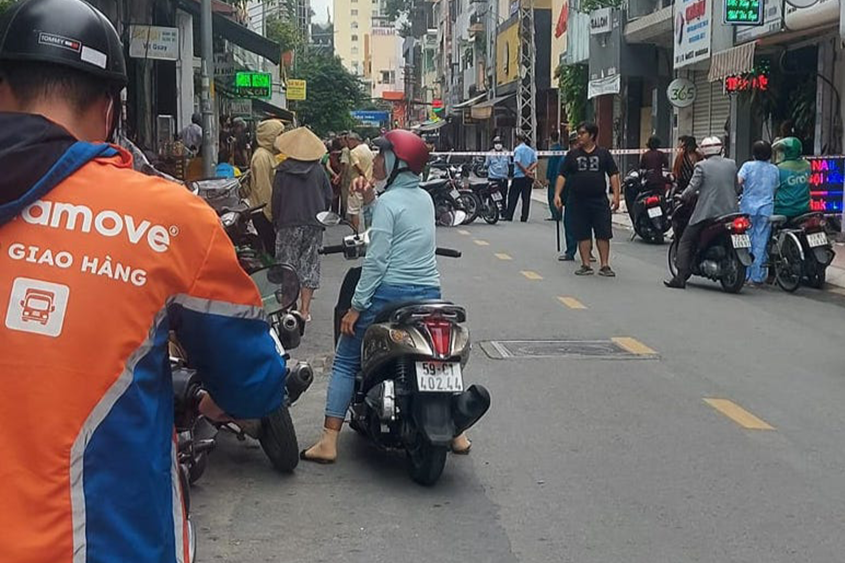 Đối tượng khoả thân chém hàng loạt người ở TP.HCM rồi tự sát