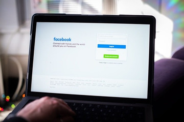 Facebook xoá gần 800.000 bài đăng do sức ép từ EU