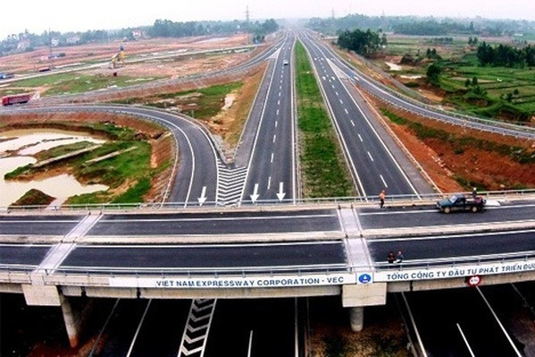 Tín hiệu tốt: Giải ngân đầu tư công cao hơn cùng kỳ