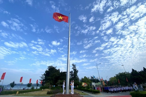 Quảng Ninh báo công dâng Bác kỷ niệm 60 năm thành lập tỉnh