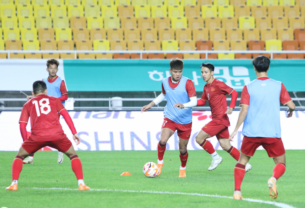 tuyen viet nam 1.jpg