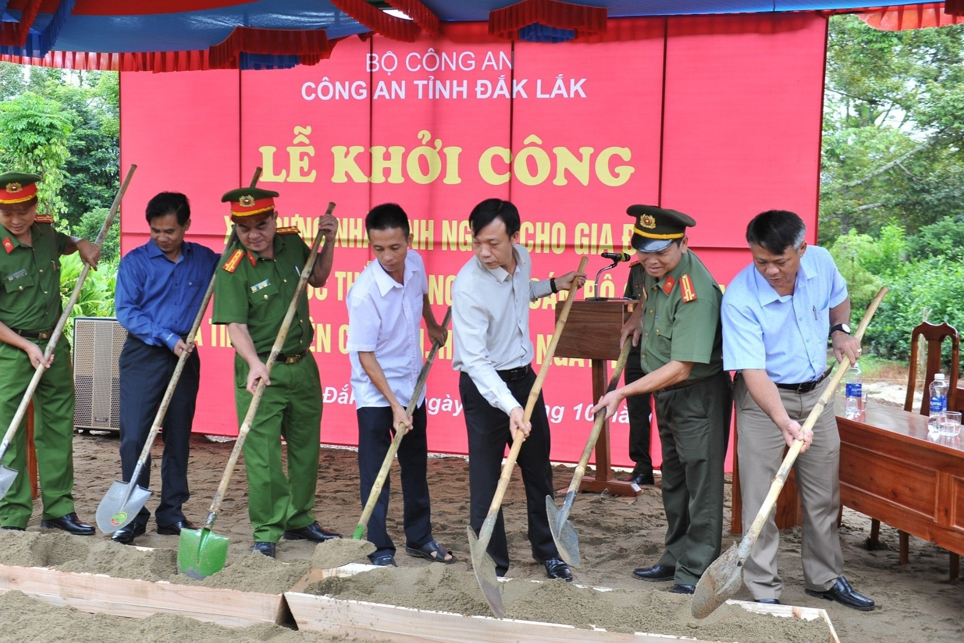 Xây nhà tình nghĩa cho thân nhân liệt sĩ ở Đắk Lắk