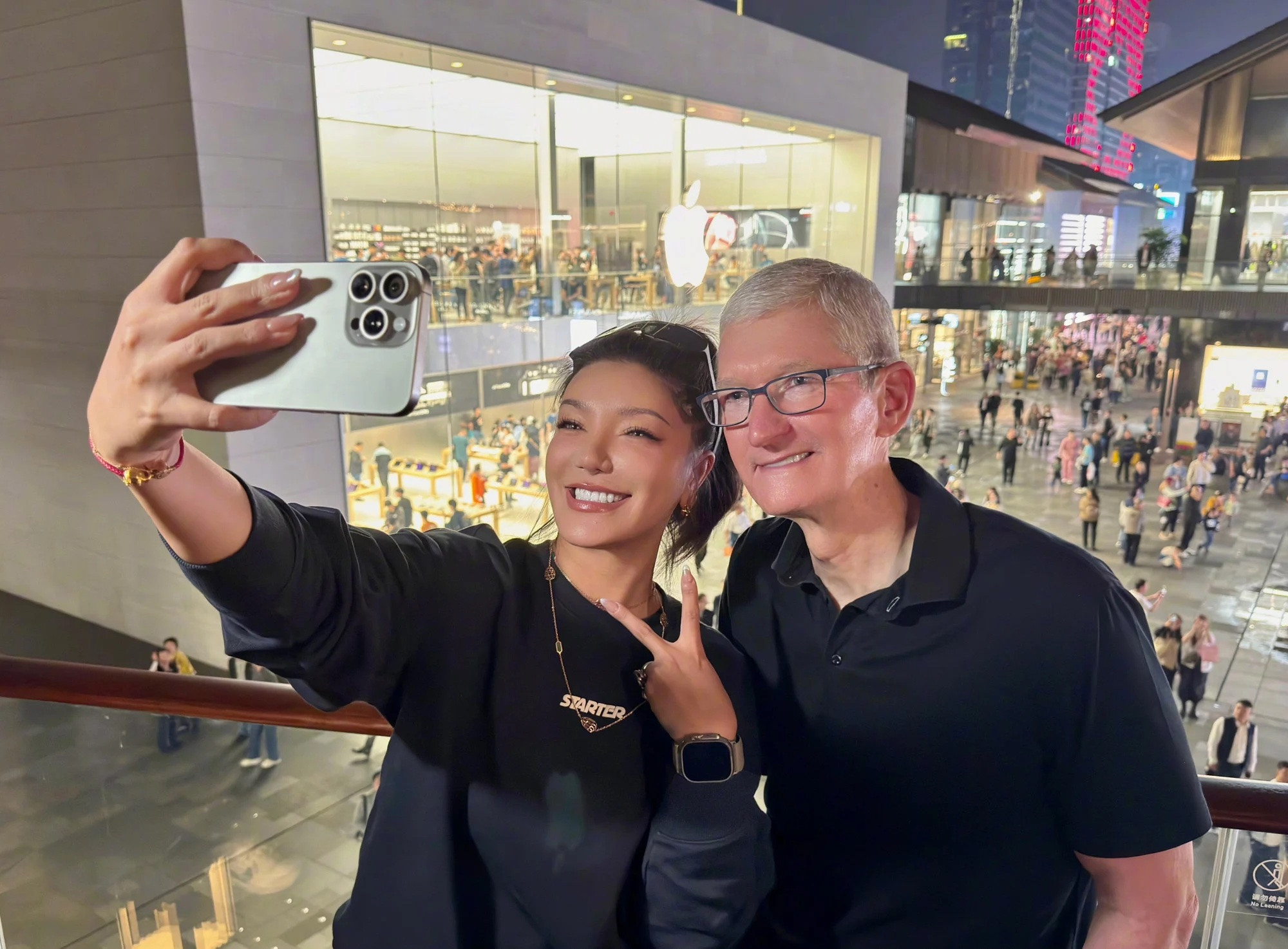 [Tin công nghệ mới] Tim Cook âm thầm thăm Trung Quốc, tìm cách cứu vãn doanh số iPhone 15