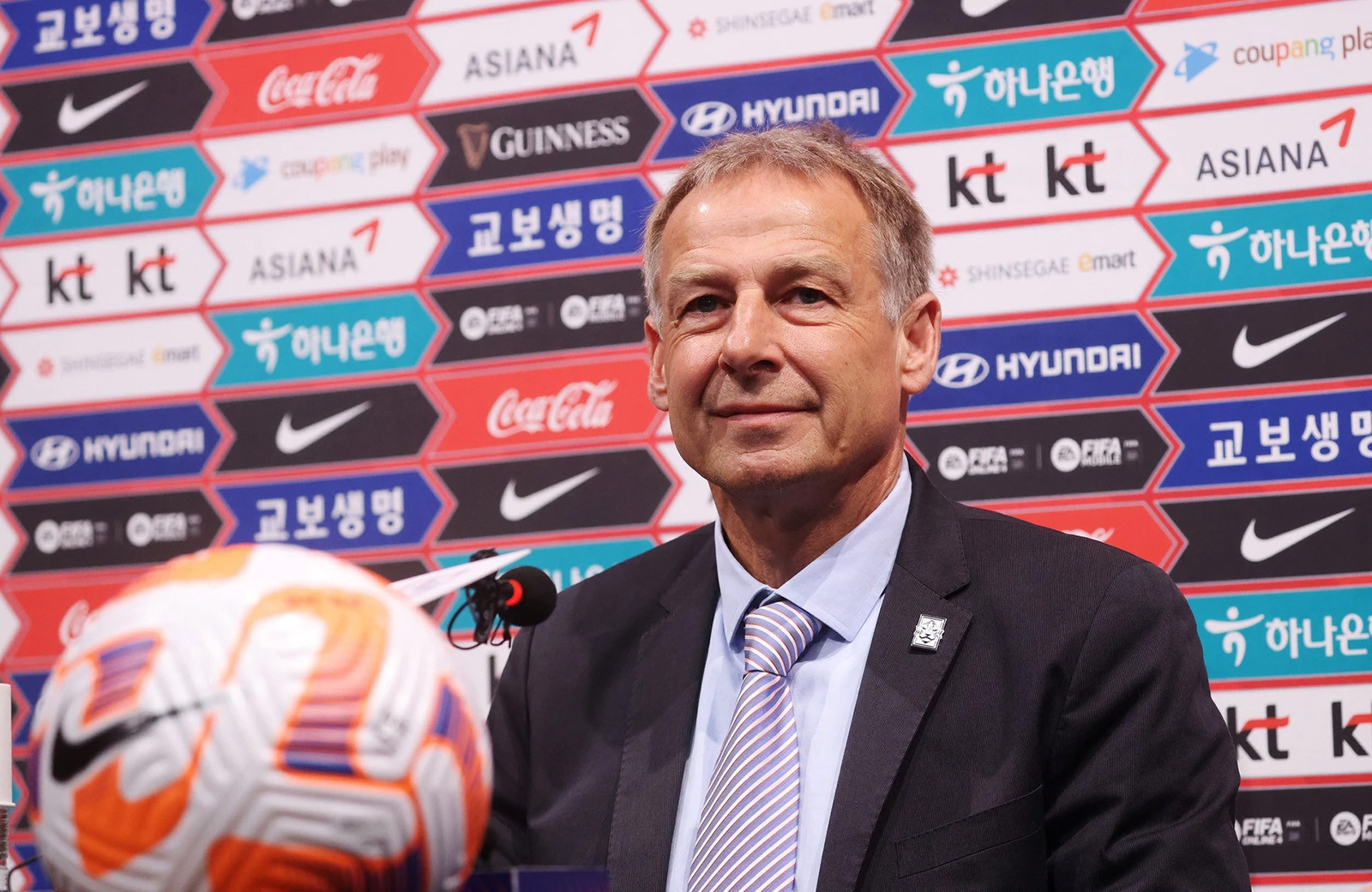 hlv jurgen klinsmann han quoc.jpg