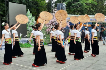 Lần đầu tiên tổ chức Ngày hội Văn hóa các dân tộc có số dân dưới 10.000 người
