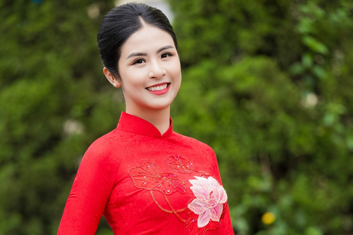 Miss Vietnam 2010 Ngoc Han to join first-ever Ao Dai parade in Hanoi