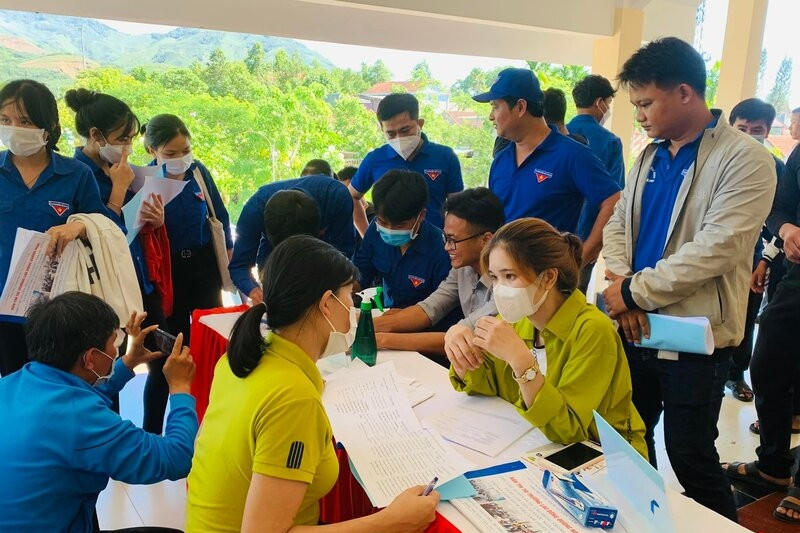 Quảng Ngãi tạo điều kiện để thanh niên dân tộc thiểu số xuất khẩu lao động