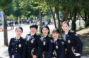 Vietnamese woman becomes police officer to assist Vietnamese community in RoK