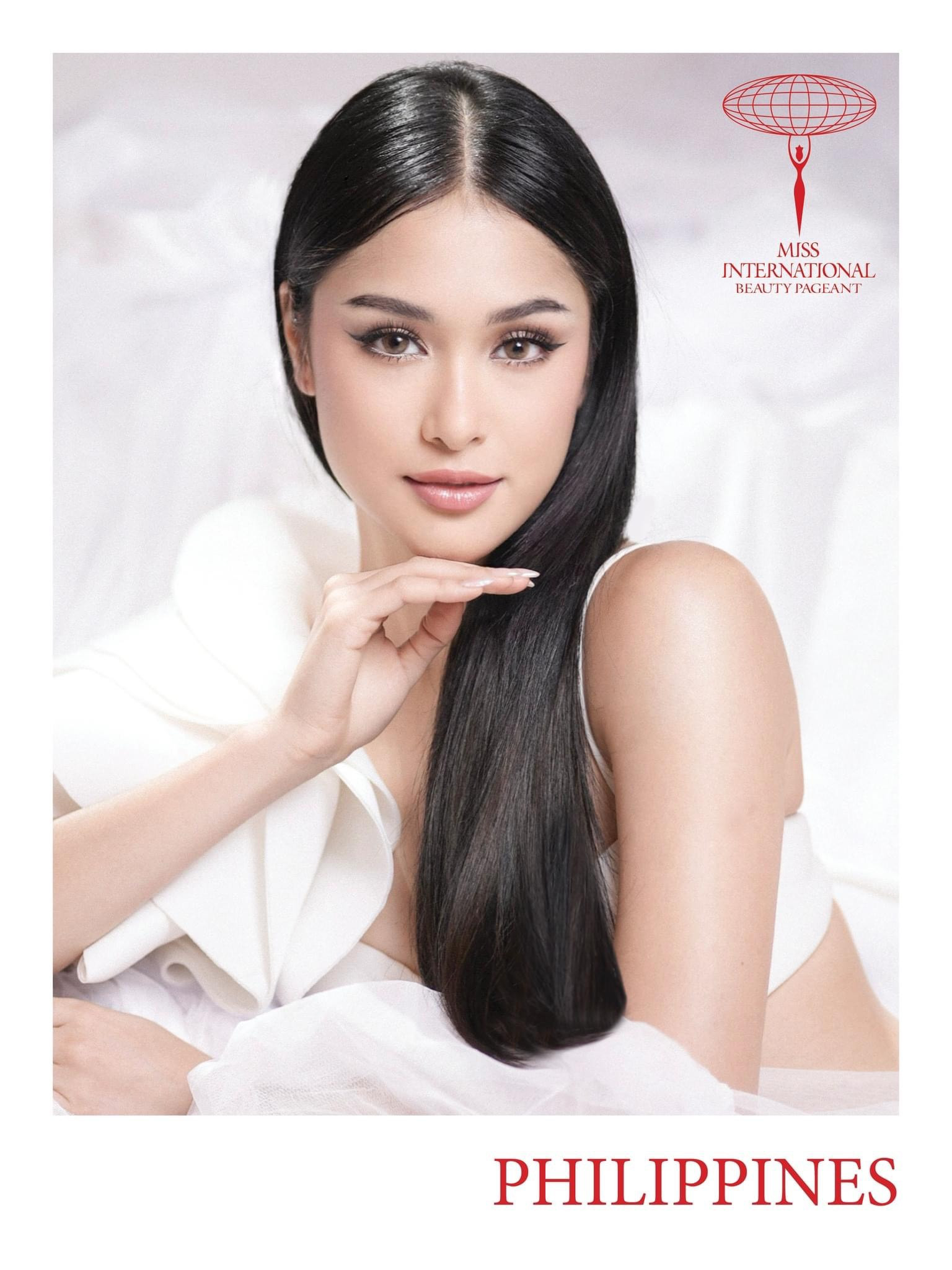 Phương Nhi khoe nét trong sáng trong ảnh glamshot tại Miss International 2023