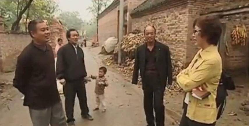 Bí ẩn "ngôi làng tóc bạc" ở Trung Quốc: Chuyên gia đến điều tra cũng bạc đầu theo - Ảnh 4.