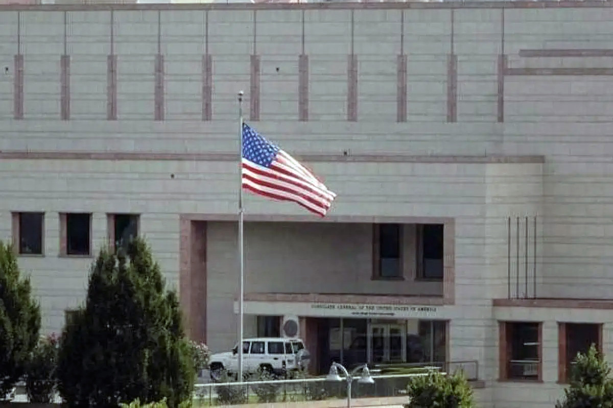 dai su quan my o beirut.jpg