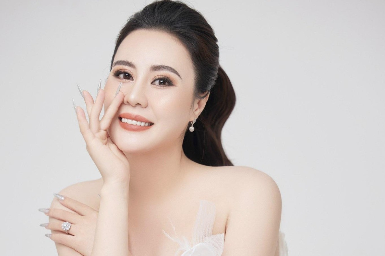 Phan Kim Oanh làm Chủ tịch Hoa hậu Đa văn hoá thế giới