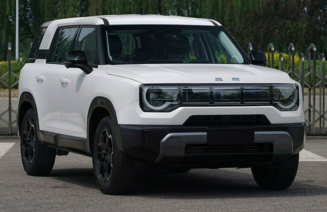 Ô tô SUV 'con lai' Jeep và Range Rover gây 'sốt' tại Trung Quốc