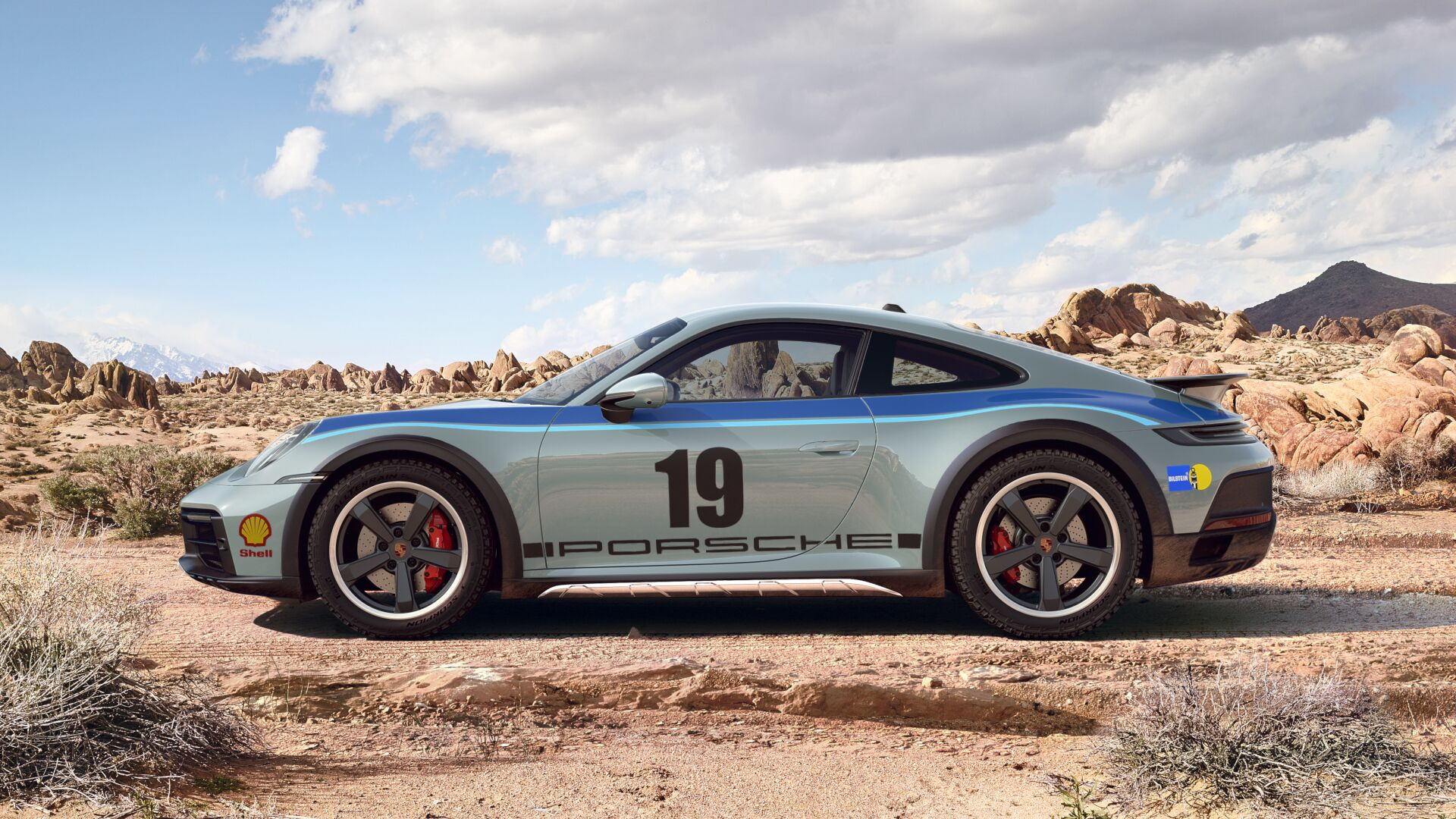 Rộ tin đồn ông Đặng Lê Nguyên Vũ mua Porsche 911 Dakar thứ 2 về Việt Nam