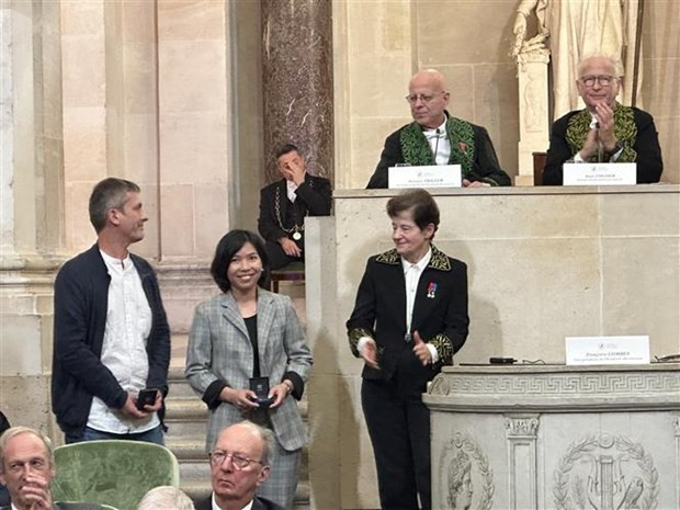 Vietnamese scientists honoured with French Academy of Sciences’ prize hinh anh 1