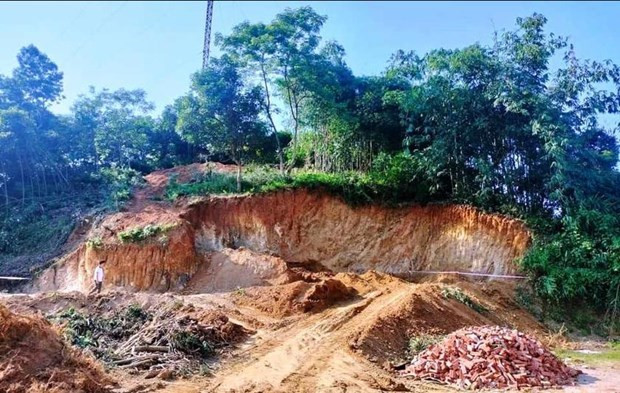 Wartime bomb safely disposed in Lao Cai province hinh anh 1