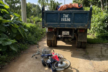 Nữ sinh lớp 6 ở Quảng Trị tử vong khi va chạm với xe tải