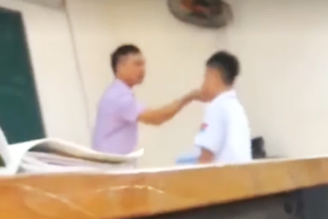 Thầy giáo Hà Nội bóp cằm, xúc phạm học sinh
