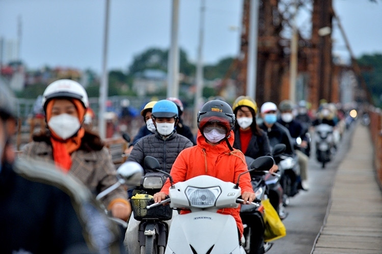 cold snap hitting northern vietnam, storm sanba changing course picture 1