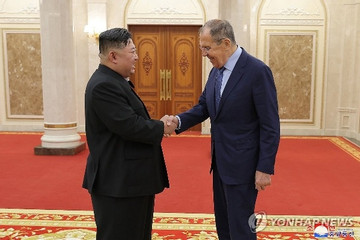 Ông Kim Jong Un gặp Ngoại trưởng Nga, cam kết tăng cường quan hệ song phương