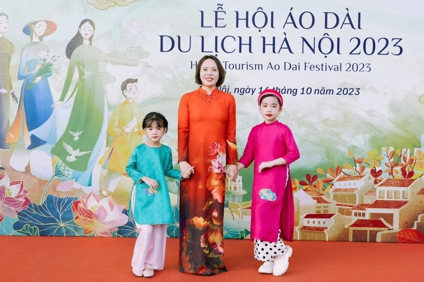 Từng bước phát triển công nghiệp văn hóa từ lễ hội áo dài