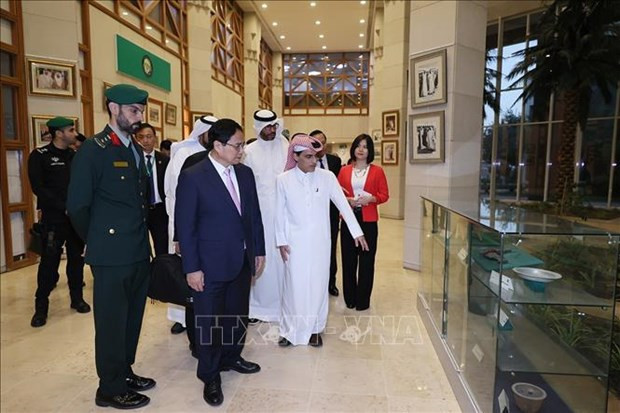 Prime Minister visits Gulf Cooperation Council’s headquarters hinh anh 1