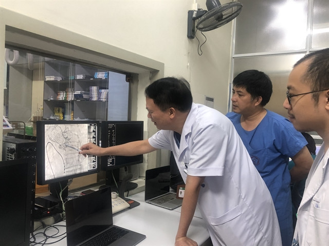 VN cardiologists successfully perform valve-in-valve replacement for first time
