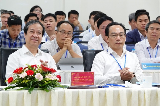 VN semiconductor industry thrives with opportunities, workforce faces challenges