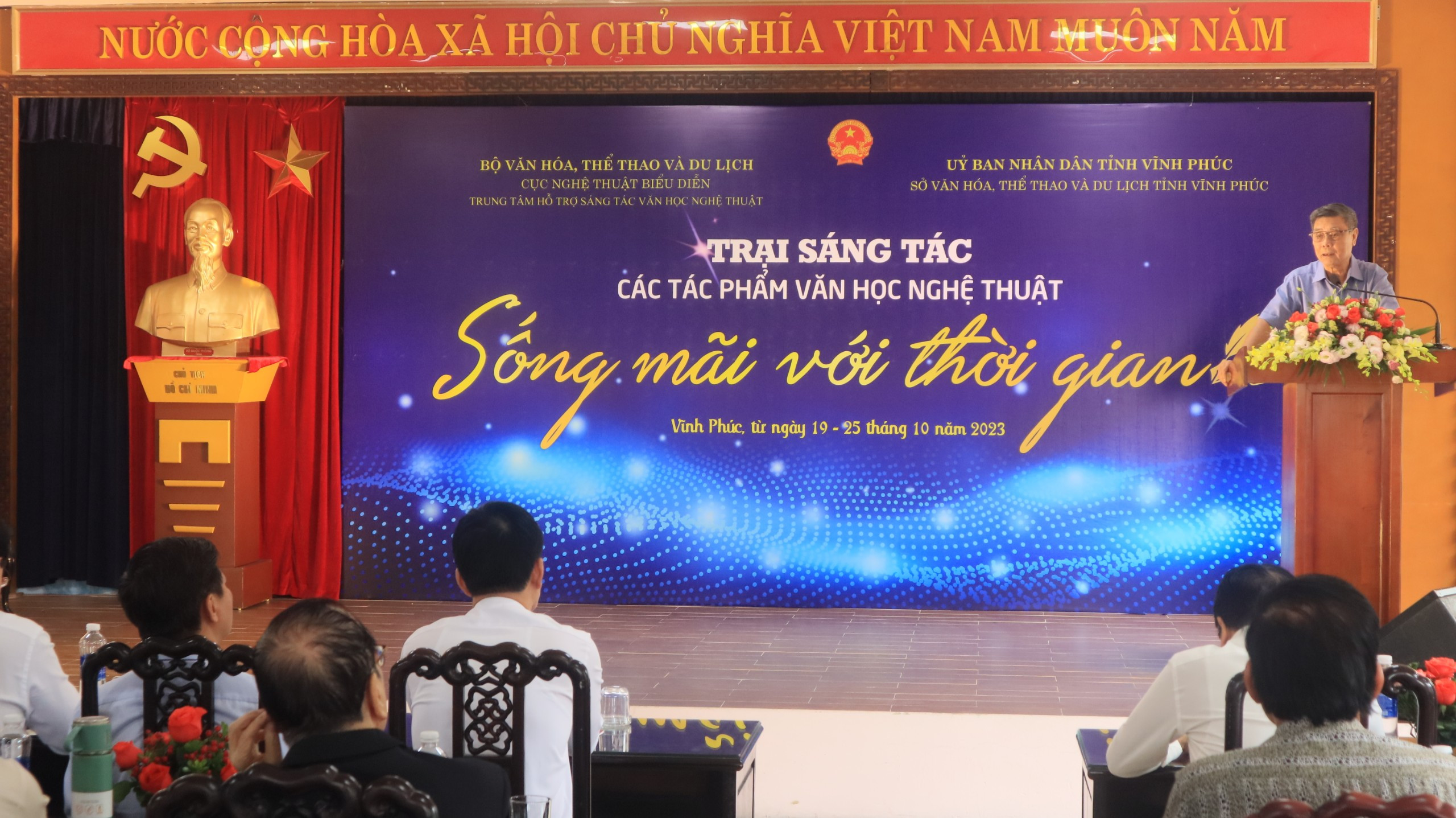 Để tác phẩm văn học nghệ thuật được 'Sống mãi với thời gian' tại trại sáng tác