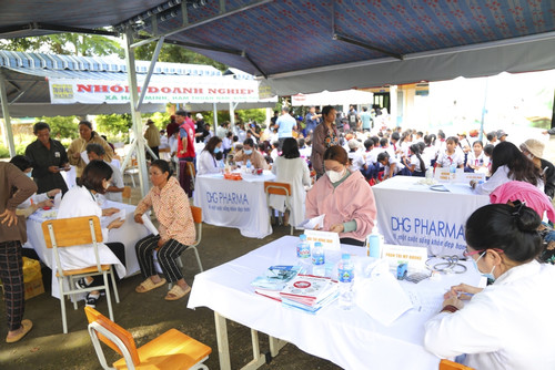 Dược Hậu Giang chăm sóc sức khỏe cho 1000 người dân Bình Thuận