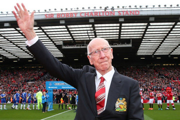 Huyền thoại MU Sir Bobby Charlton qua đời