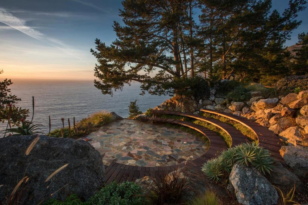 Độc đáo ngôi nhà treo trên vách đá nhìn ra Thái Bình Dương giá 25 triệu USD