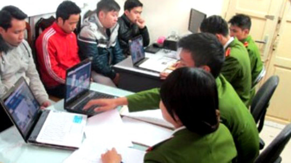 Tiến hành thu thập thông tin về 10 loại tội phạm bao gồm: tội phạm khủng bố, mua bán vũ khí, rửa tiền