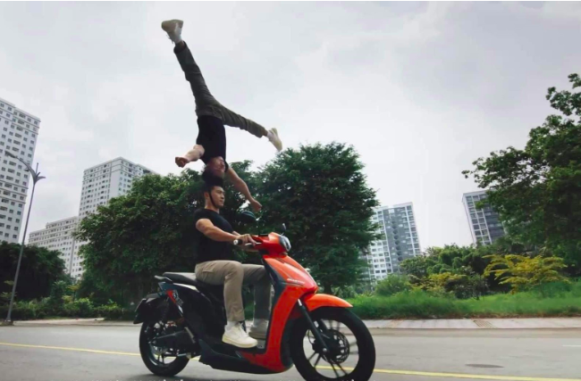 Clip Quốc Cơ - Quốc Nghiệp chồng đầu lái xe, Sở VH&TT TP.HCM lên tiếng