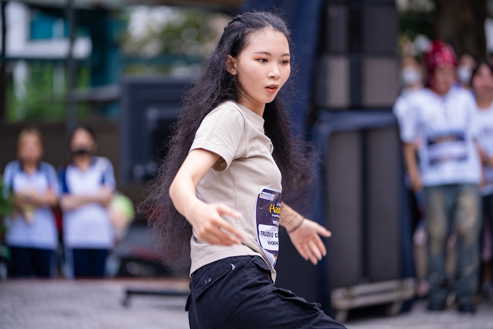 Sinh viên 18 trường đại học trổ tài nhảy Kpop hút mắt người xem