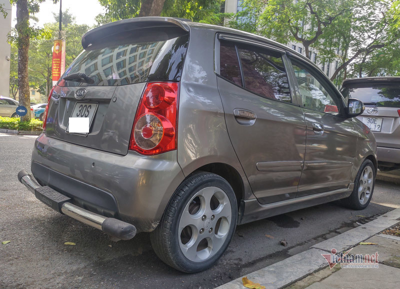 Ô tô cũ số tự động giá 100 triệu đồng: Dễ mua nhưng khó bền