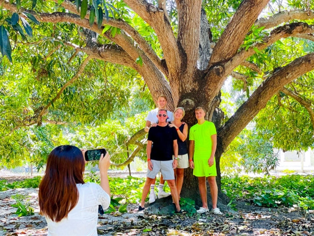 Young locals promote mango tours to Khanh Hoa