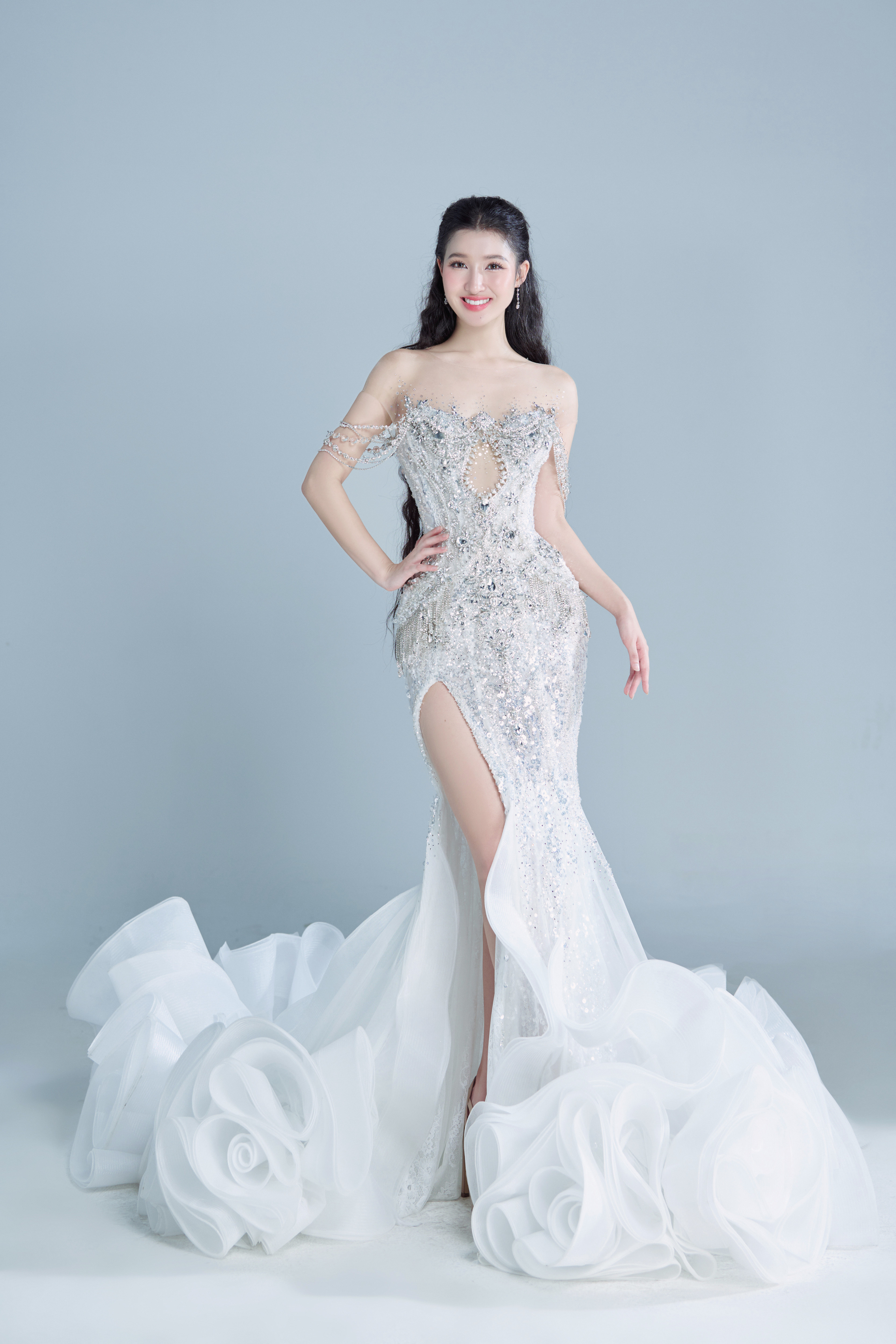 View - Phương Nhi hé lộ 2 thiết kế dạ hội cho đêm chung kết Miss International 2023