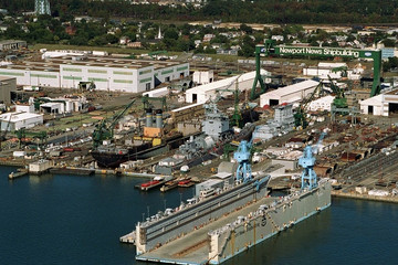 Bên trong xưởng đóng tàu ngầm lớn nhất thế giới của Mỹ