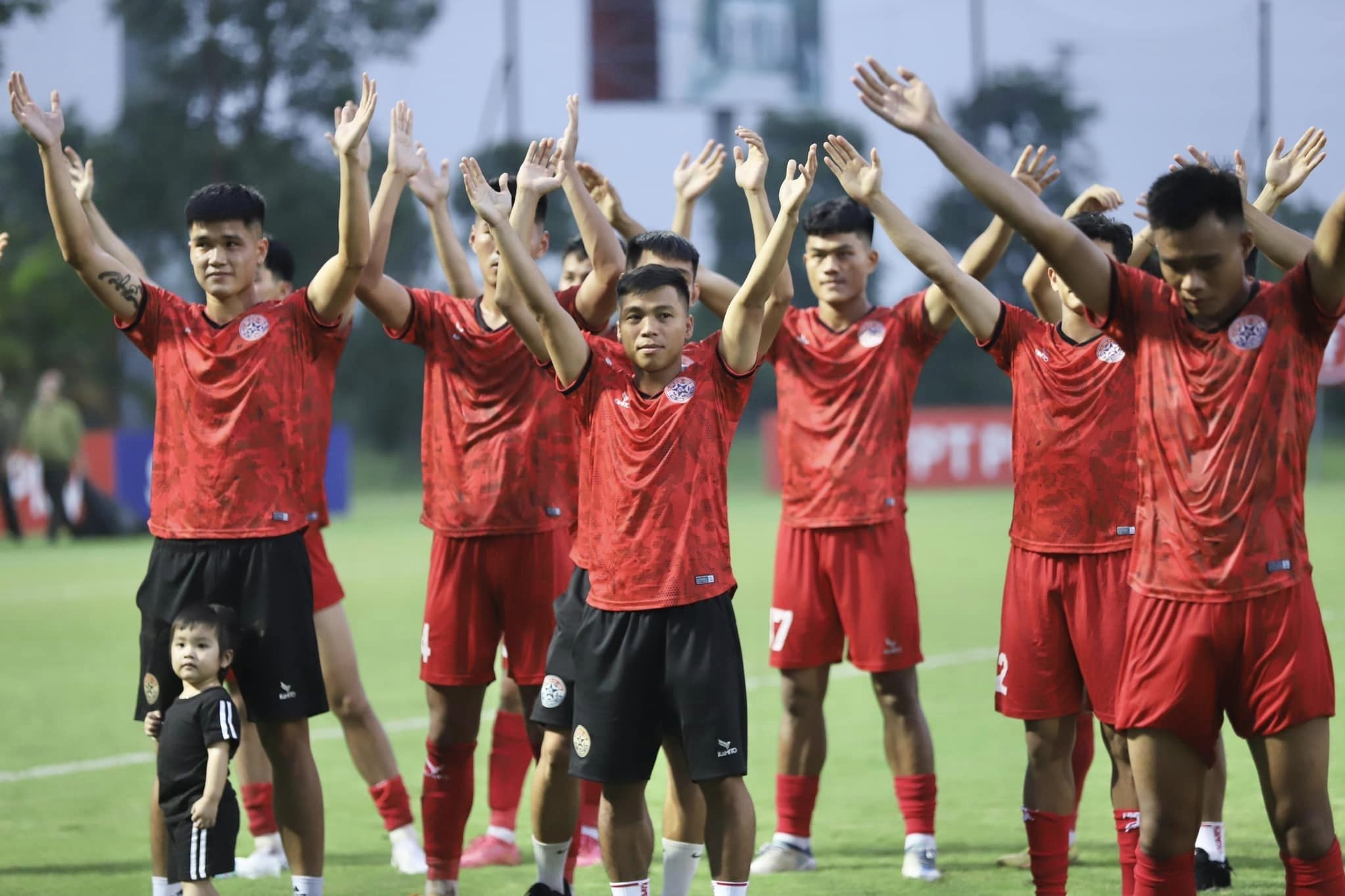 Gọi lại trò cưng HLV Troussier, PVF-CAND đặt mục tiêu lên hạng V-League