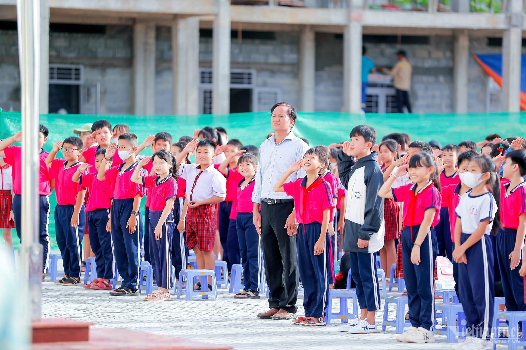 Hàng nghìn giáo viên nghỉ việc, một tỉnh dự chi 440 tỷ đồng 'giữ chân' thầy cô