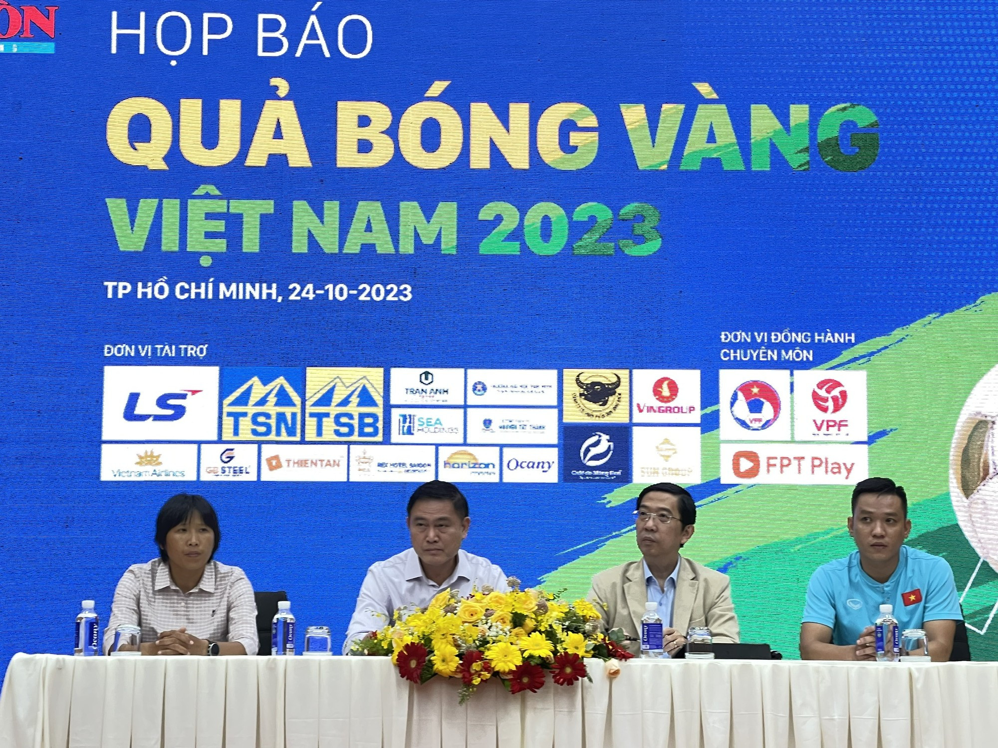 Quả bóng vàng Việt Nam 2023: Văn Quyết vắng mặt, Hoàng Đức sáng giá